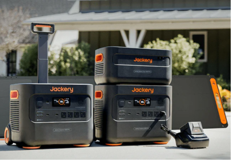 家庭用バックアップ電源にJackery ポータブル電源 2000 Plus